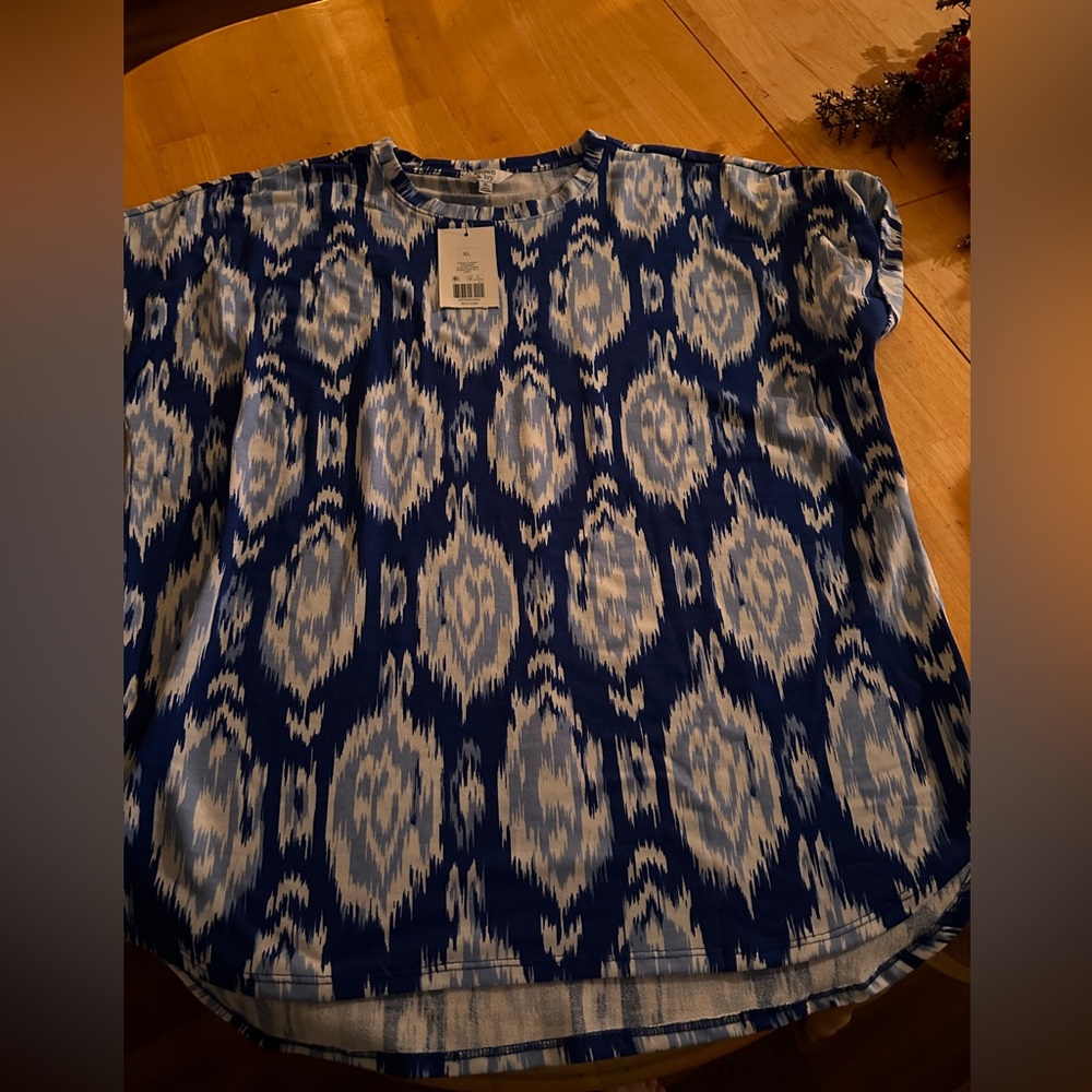 Crown and Ivy-women’s XL